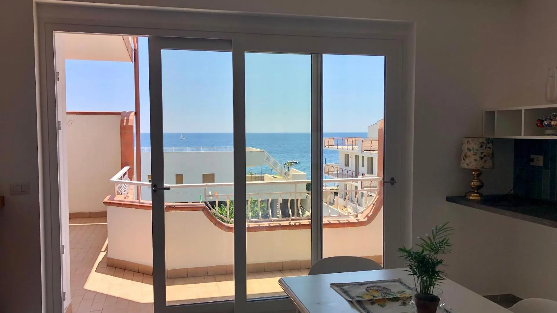 Neroli' Apartment Furci Siculo Italy